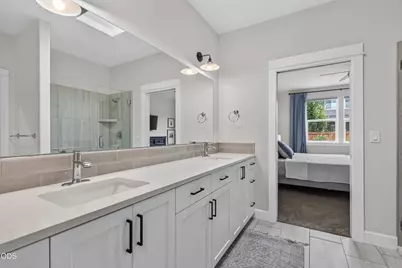 20488 Aberdeen, Bend, OR 97702 - Photo 25