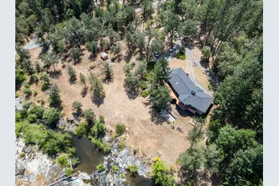 11178 E Evans Creek Road, Rogue River, OR 97537 - Photo 1