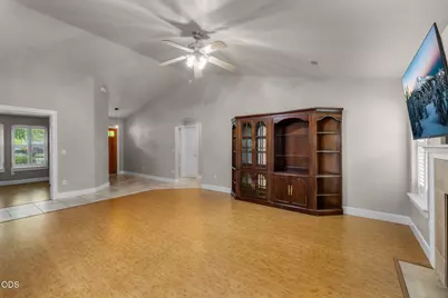 2041 SW Obsidian Avenue, Redmond, OR 97756 - Photo 9