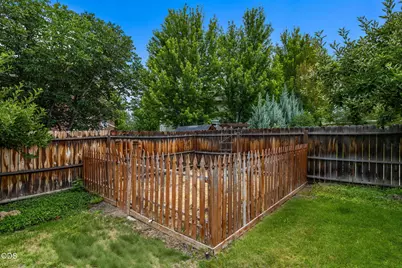 2041 SW Obsidian Avenue, Redmond, OR 97756 - Photo 37