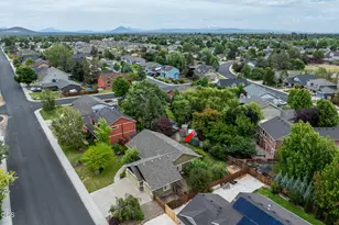 2041 SW Obsidian Ave, Redmond, OR 97756 - Photo 45