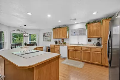 3460 Blue Blossom Drive, Medford, OR 97504 - Photo 11