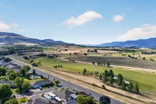 3460 Blue Blossom Dr, Medford, OR 97504 - Photo 47