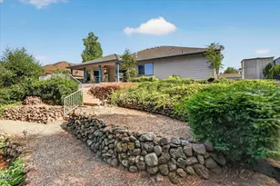 3460 Blue Blossom Dr, Medford, OR 97504 - Photo 43