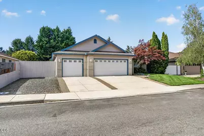 3460 Blue Blossom Drive, Medford, OR 97504 - Photo 5