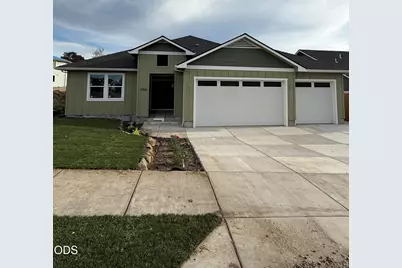 3366 Viewpoint Drive, Medford, OR 97504 - Photo 1