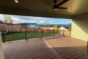 3366 Viewpoint Dr, Medford, OR 97504 - Photo 25