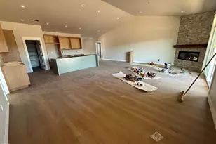 3366 Viewpoint Dr, Medford, OR 97504 - Photo 5