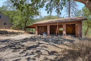 2350 Galls Creek Rd, Gold Hill, OR 97525 - Photo 17