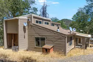 2350 Galls Creek Rd, Gold Hill, OR 97525 - Photo 21