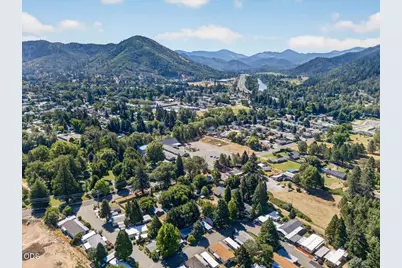 295 W Evans Creek Road, Rogue River, OR 97537 - Photo 45