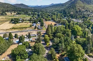 295 W Evans Creek Rd, Rogue River, OR 97537 - Photo 47