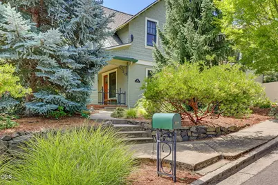 129 Almond Street, Ashland, OR 97520 - Photo 3