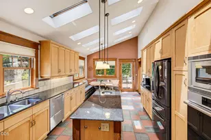 129 Almond St, Ashland, OR 97520 - Photo 27