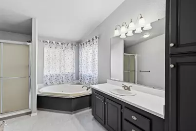 633 E Archwood #UNIT 27, Eagle Point, OR 97524 - Photo 13