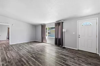 633 E Archwood #UNIT 27, Eagle Point, OR 97524 - Photo 3