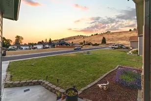 7812 Scenic View Dr, Klamath Falls, OR 97603 - Photo 45