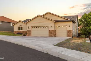 7812 Scenic View Dr, Klamath Falls, OR 97603 - Photo 41