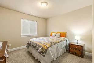 7812 Scenic View Dr, Klamath Falls, OR 97603 - Photo 19