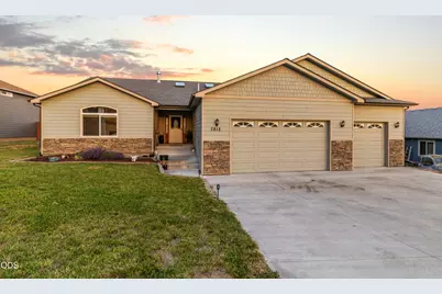 7812 Scenic View Drive, Klamath Falls, OR 97603 - Photo 1