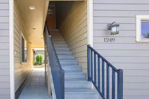 1249 Iowa, Ashland, OR 97520 - Photo 3