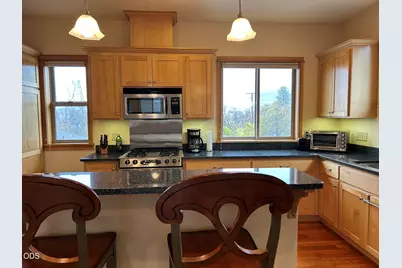 1249 Iowa, Ashland, OR 97520 - Photo 5