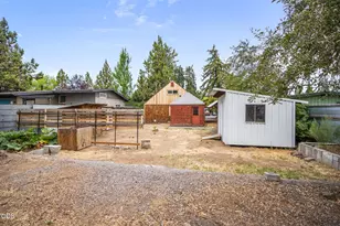 455 NE Dekalb Ave, Bend, OR 97701 - Photo 17