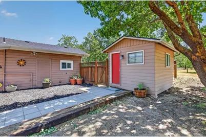 125 Hudspeth Lane, Shady Cove, OR 97539 - Photo 5