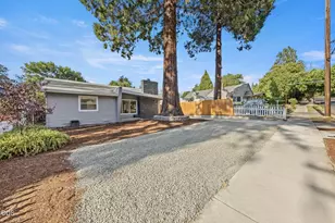 1415 E Main St, Medford, OR 97504 - Photo 3