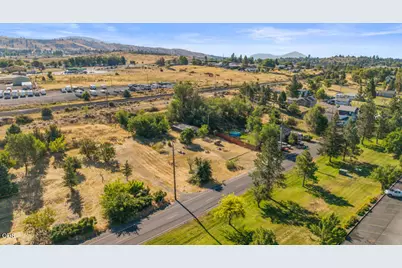 3710 Lakeport Boulevard, Klamath Falls, OR 97601 - Photo 27