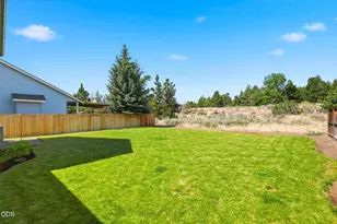 1998 NE Cradle Mountain Way, Bend, OR 97701 - Photo 33