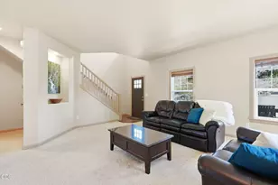 1998 NE Cradle Mountain Way, Bend, OR 97701 - Photo 7