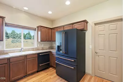 1998 NE Cradle Mountain Way, Bend, OR 97701 - Photo 11