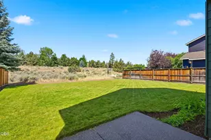 1998 NE Cradle Mountain Way, Bend, OR 97701 - Photo 31