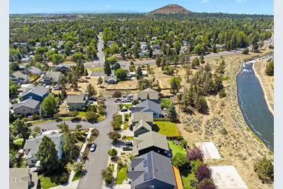 1998 NE Cradle Mountain Way, Bend, OR 97701 - Photo 41