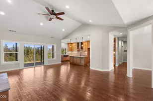 235 Needlewood Dr, Grants Pass, OR 97526 - Photo 5