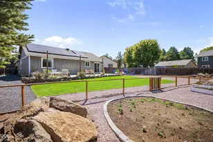 1215 SW 32nd Ct, Redmond, OR 97756 - Photo 21