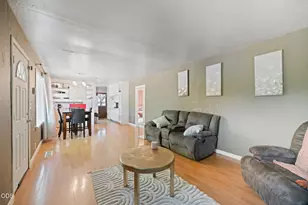 1234 NW Highland Ave, Grants Pass, OR 97526 - Photo 3