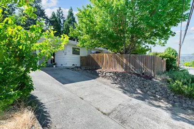 1234 NW Highland Avenue, Grants Pass, OR 97526 - Photo 1