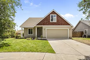 1924 NW Joshua Tree Ct, Redmond, OR 97756 - Photo 1