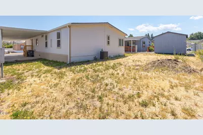 4729 S Pacific Highway #39, Phoenix, OR 97535 - Photo 31