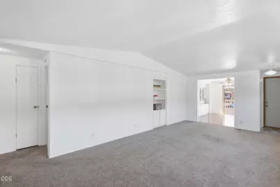 4729 S Pacific Highway #39, Phoenix, OR 97535 - Photo 9