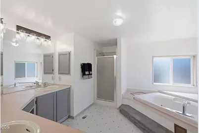 4729 S Pacific Highway #39, Phoenix, OR 97535 - Photo 29
