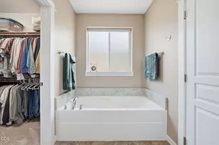 4466 SW Umatilla Ave, Redmond, OR 97756 - Photo 21