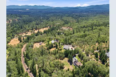 767 Jess Way, Grants Pass, OR 97526 - Photo 57