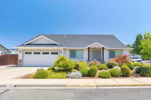 101 SE Yorktown Dr, Grants Pass, OR 97527 - Photo 3
