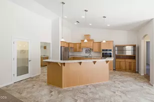 101 SE Yorktown Dr, Grants Pass, OR 97527 - Photo 5