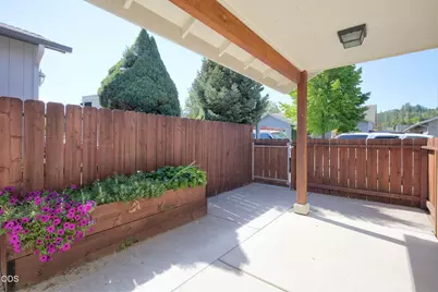 101 SE Yorktown Drive, Grants Pass, OR 97527 - Photo 23