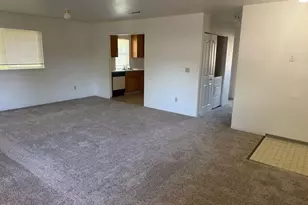 2145 NW Heidi Ln, Grants Pass, OR 97526 - Photo 3