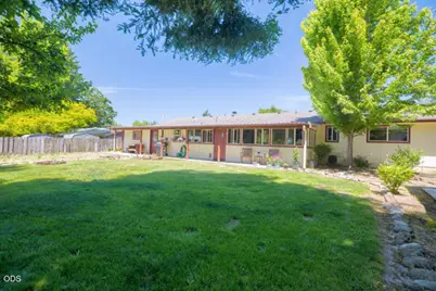 1429 NE Meier Drive, Grants Pass, OR 97526 - Photo 9